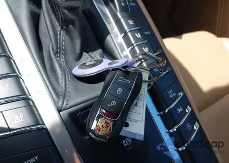 2018 Porsche Macan from USA, damaged, VIN WP1AA2A58JLB06928